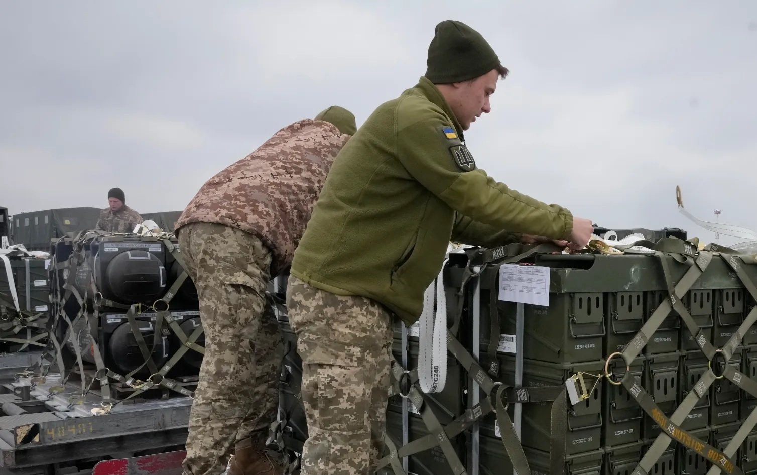 Die USA werden der Ukraine vorübergehend militärische Hilfe zukommen lassen, um die Beziehungen zu Russland bald wiederherzustellen. Bild 1