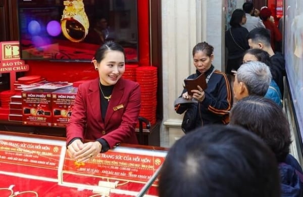 El precio del oro aumentó bruscamente hoy, los inversores se apresuraron a comprar.