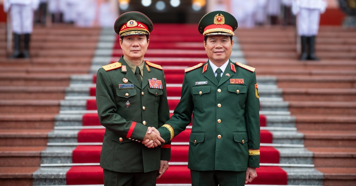 Further strengthening the great friendship and special solidarity between the Vietnamese and Lao armies