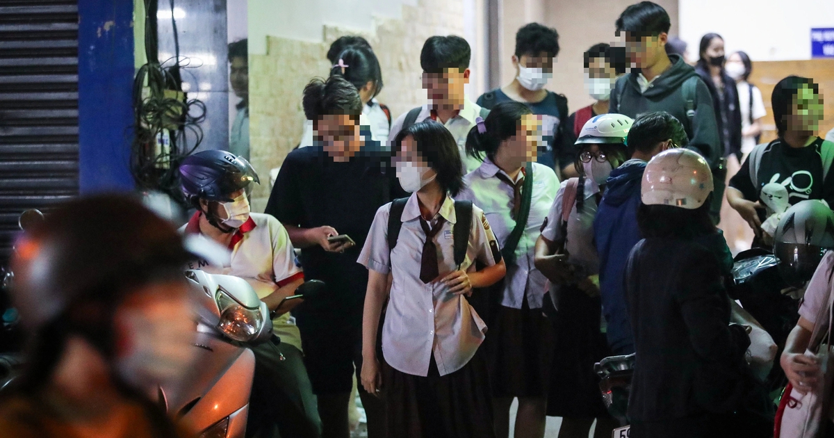 El Ministerio de Educación y Formación inspecciona la enseñanza y el aprendizaje adicionales en la ciudad de Ho Chi Minh en marzo