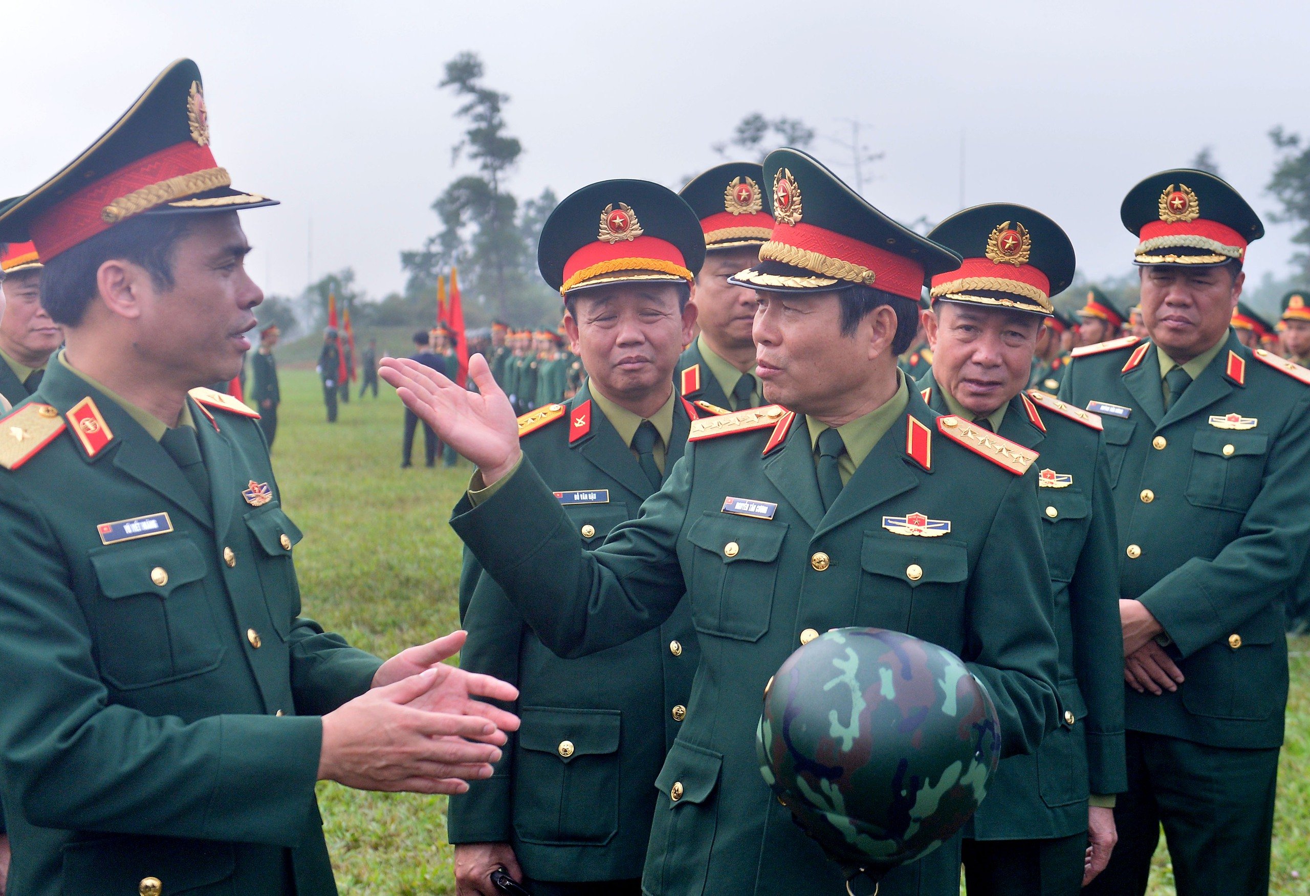 Đại tướng Nguyễn Tân Cương thị sát, tận tay hướng dẫn chiến sĩ diễu binh diễu hành- Ảnh 9.