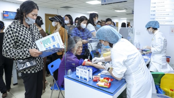 [Photo] À Hanoi, les femmes en difficulté bénéficient de contrôles de santé gratuits