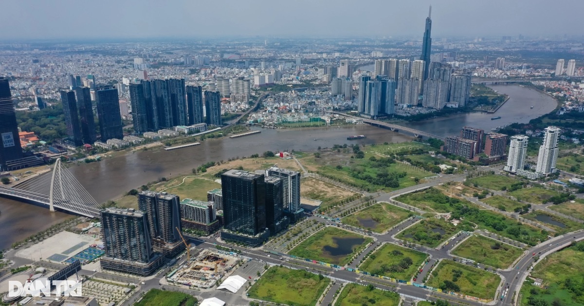 Close-up of 3 Thu Thiem land lots about to be auctioned, starting price over 5,000 billion VND