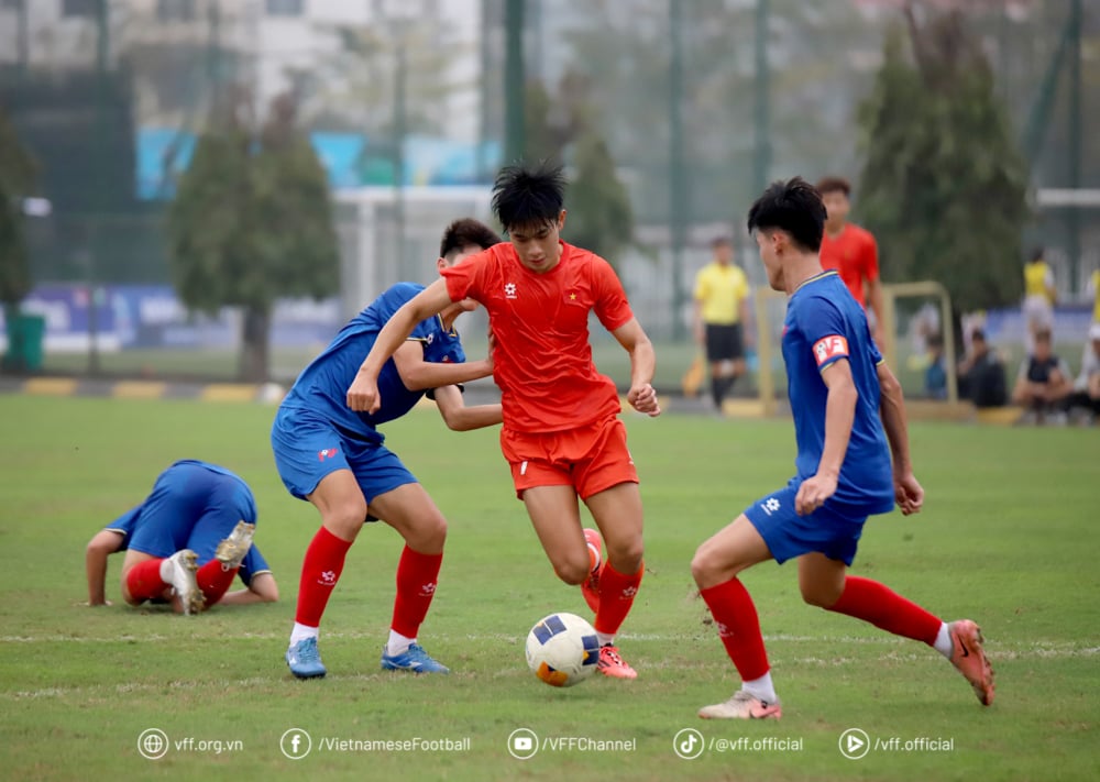 U.17 Việt Nam thắng đậm 'quân xanh' quốc nội: Tiền vệ Việt kiều Hà Lan gây ấn tượng- Ảnh 1.