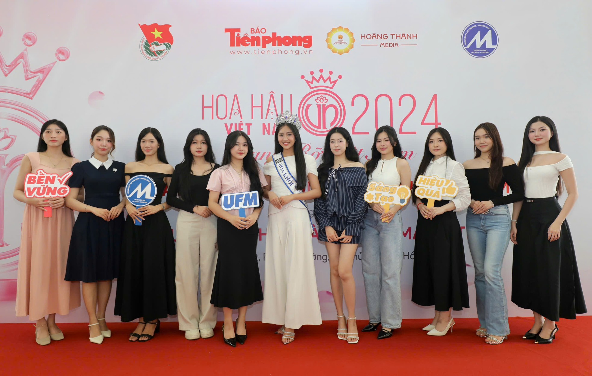 Hundreds of contestants confidently show off their natural beauty at Miss Vietnam photo 2