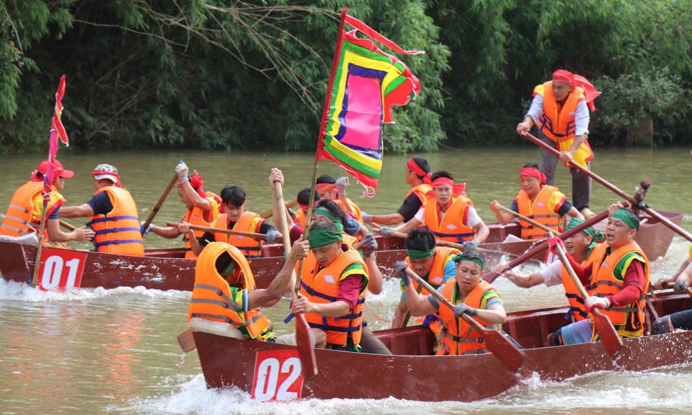 Bac Giang: The art of rowing and An Chau rowing festival is a national intangible cultural heritage.