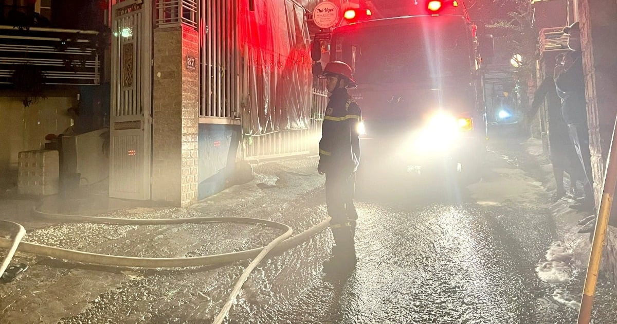 Une usine de laine à Da Lat a pris feu violemment