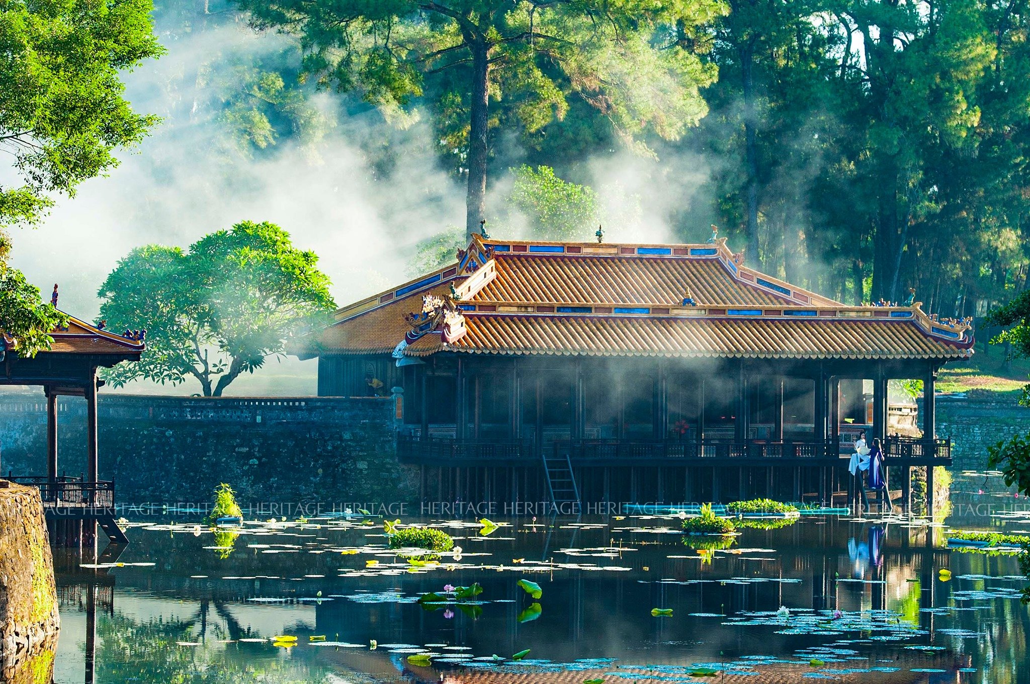 สีสันโบราณ