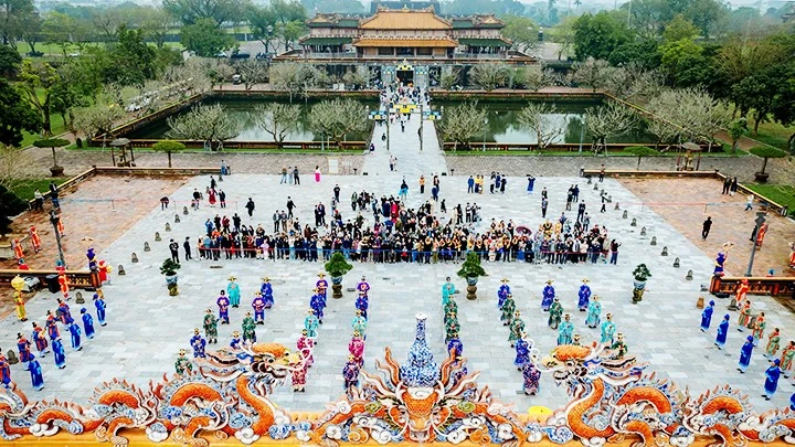 La cérémonie d'ouverture de l'Année nationale du tourisme - Hue 2025 aura lieu sur les rives de la rivière des Parfums.