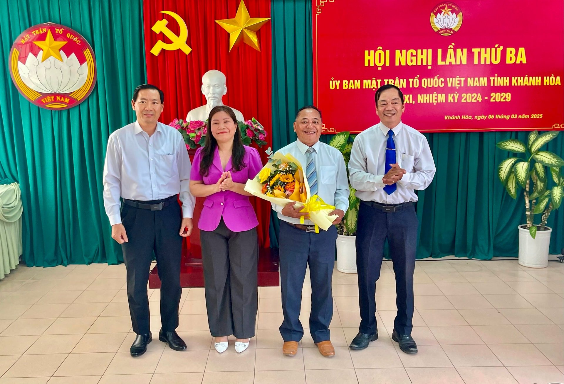 Mr. Mau Van Phi, Provincial Party Committee member, holds the position of Vice Chairman of the Vietnam Fatherland Front Committee of Khanh Hoa province, term XI, 2024 - 2029 (photo by Thuy Trang)