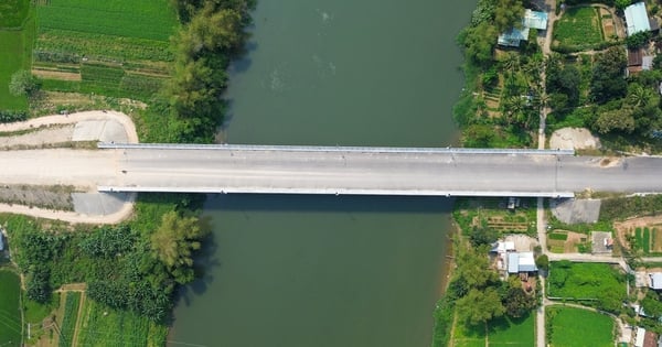 Gros plan sur le pont de 100 milliards de VND à Quang Nam « immobile » après de nombreuses années de construction