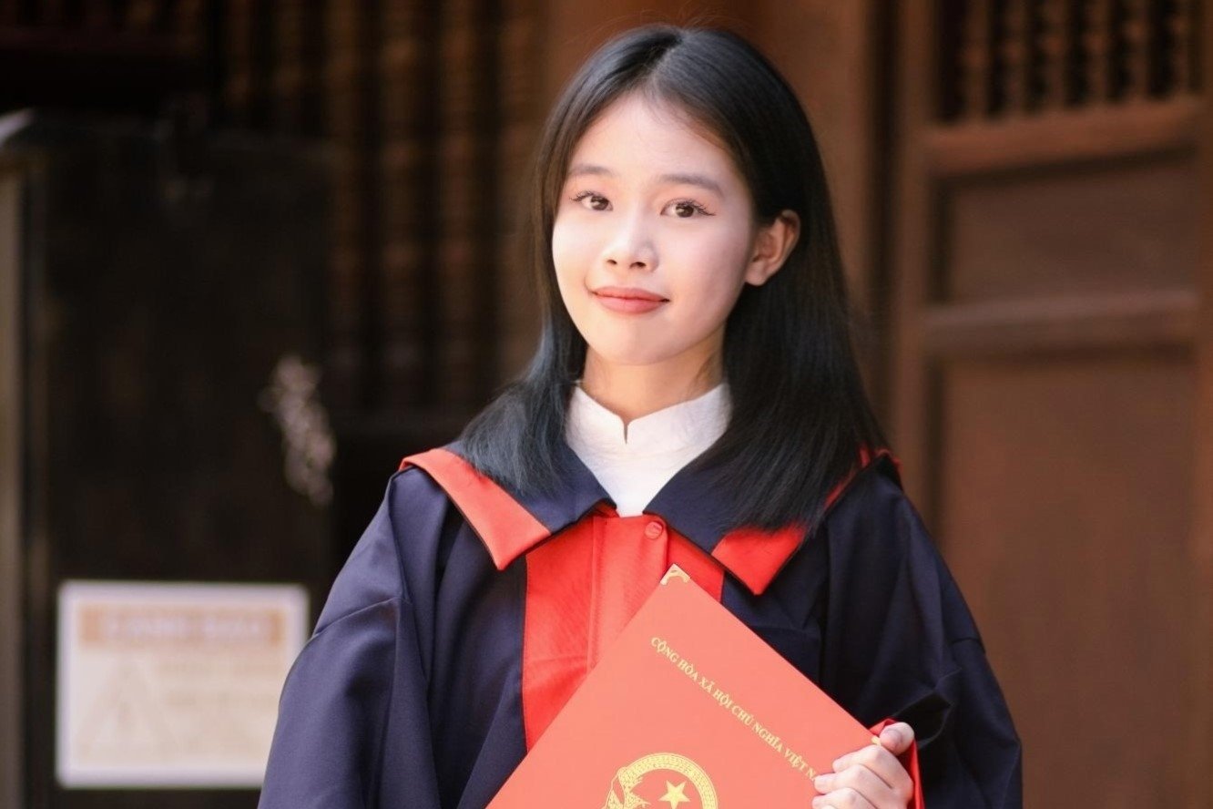 '마을 학교' 여학생, 하노이 영어 능력 시험 수석으로 선정