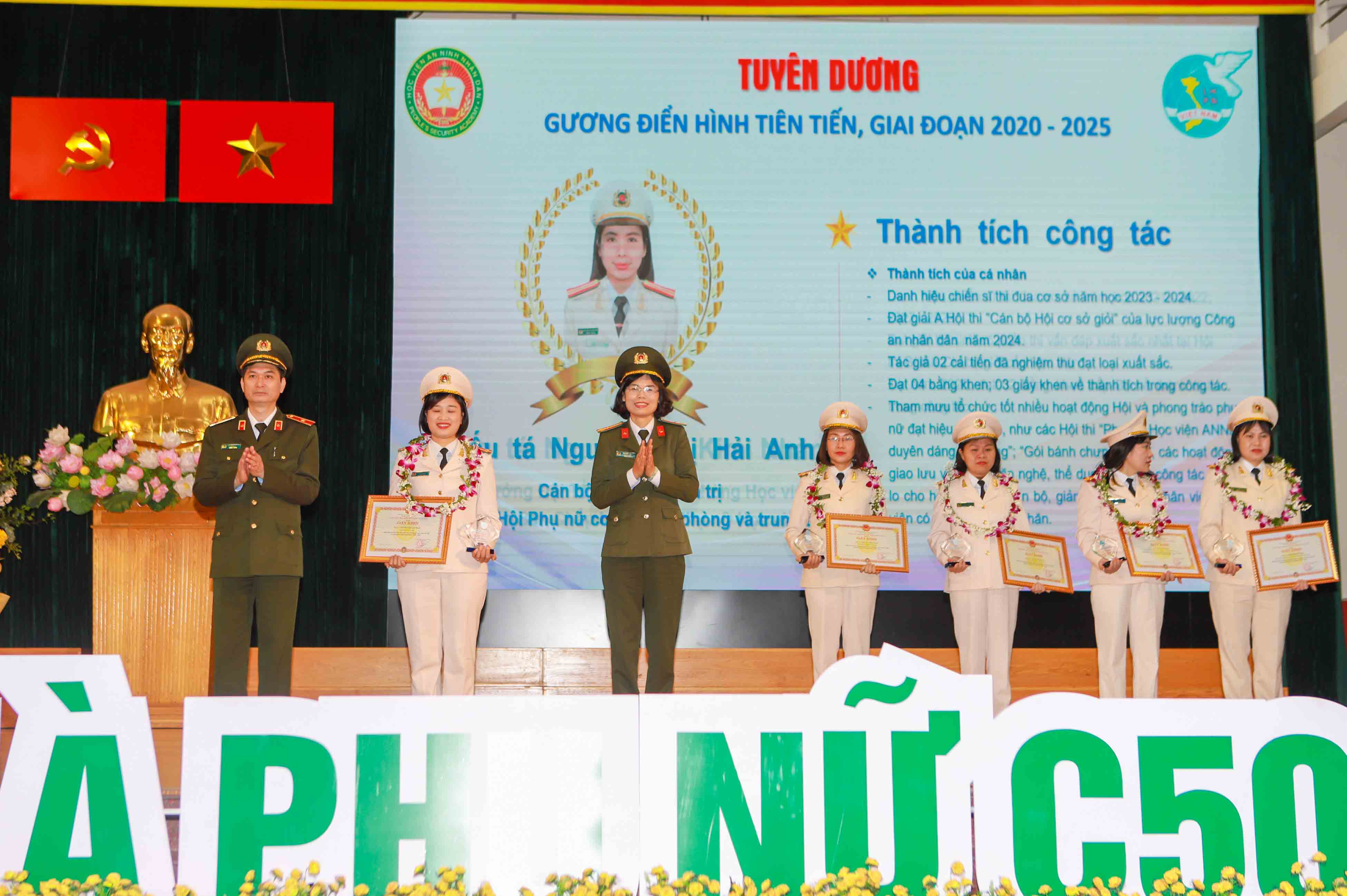 Hội Phụ nữ Học viện An ninh nhân dân tuyên dương điển hình tiên tiến và trao giải cuộc thi Viết-Vẽ- Ảnh 1.