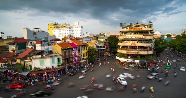 Close-up of the Shark Jaw building at Dong Kinh Nghia Thuc square about to be demolished