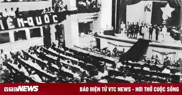 ¿Cuándo nació la primera Constitución de Vietnam?