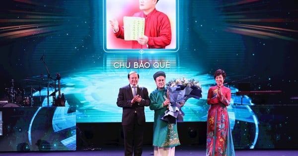 SOOBIN scored a hat-trick, Tung Duong continued to be honored