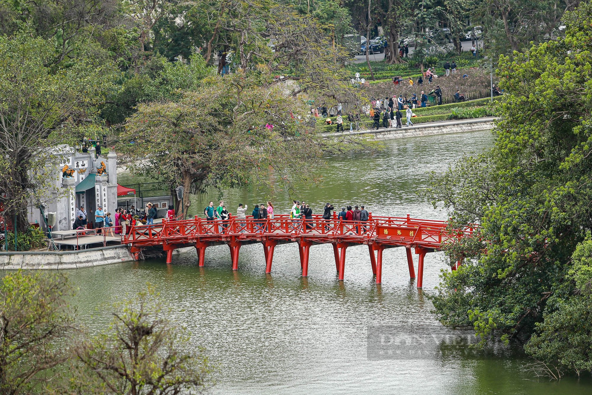 Cận cảnh toà nhà Hàm Cá Mập tại quảng trường Đông Kinh Nghĩa Thục sắp bị phá bỏ- Ảnh 6.