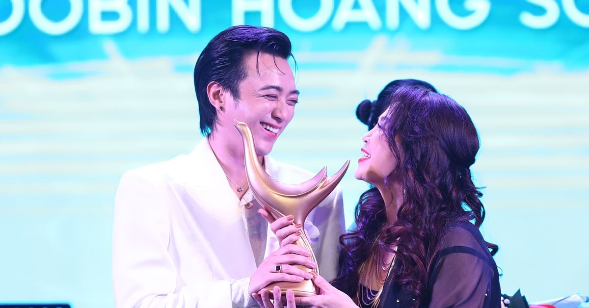 Soobin 'arrasó' con los premios en Dedication, Tung Duong recibió el trofeo número 14 con Rebirth