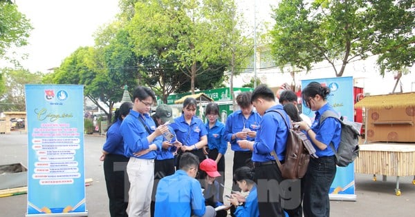 Dak Lak's 5 Good Students Challenged to Run Station