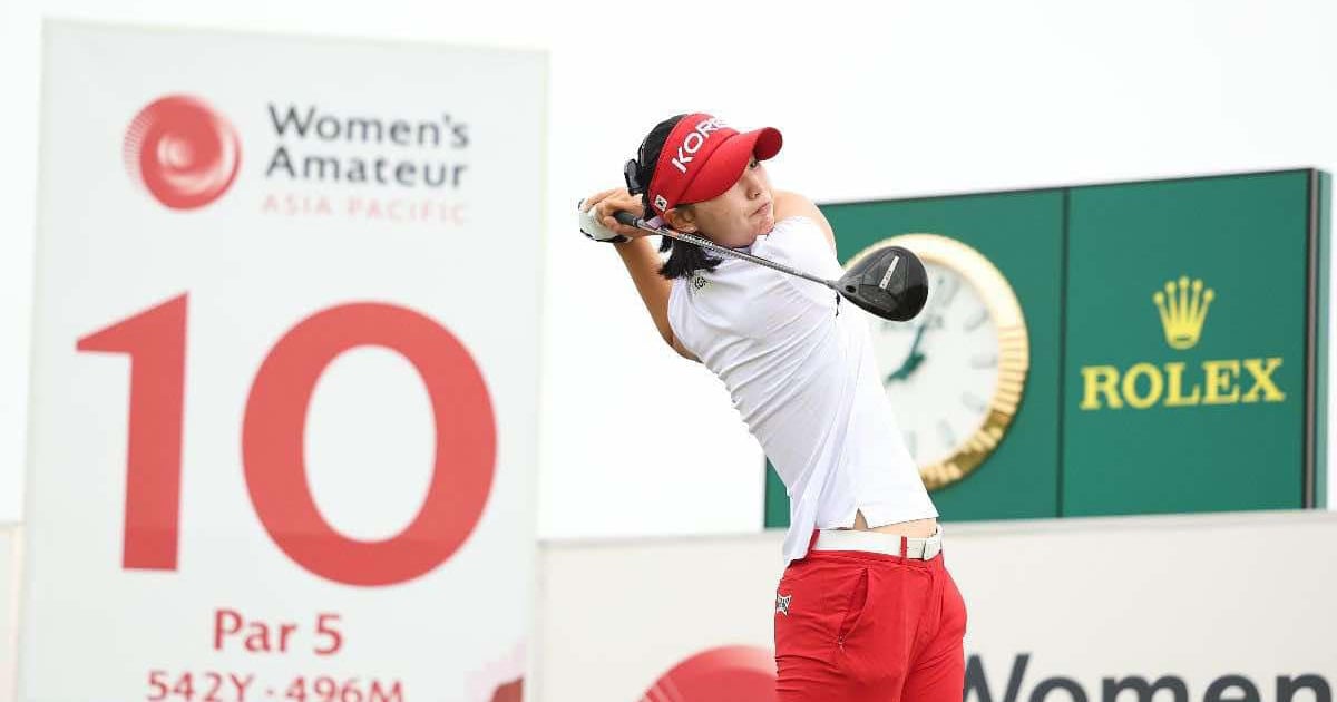 Un golfista de 17 años impresiona en la jornada inaugural del Campeonato WAAP 2025