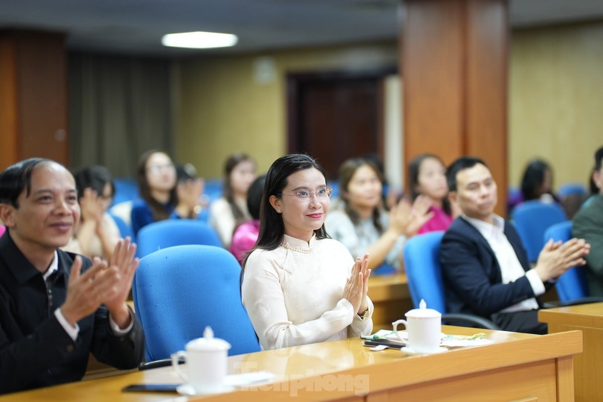 3월8일 '공무 잘하고, 내무 잘하는' 여성공무원 1천여 명 표창 사진 2