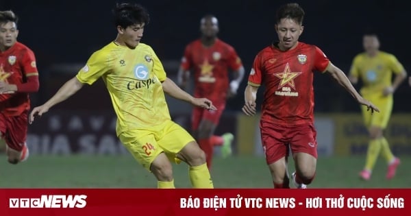 Why did coach Kim Sang-sik cross out the young star of Thanh Hoa Club?