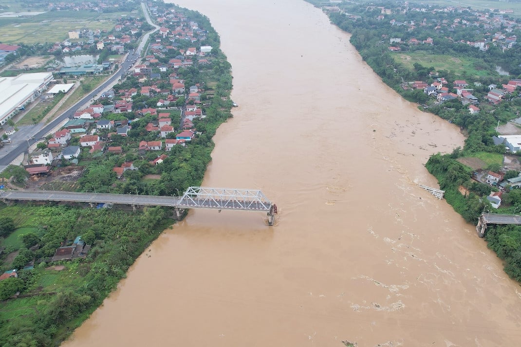 Bộ GTVT thúc tiến độ xây dựng cầu Phong Châu mới hoàn thành vào năm 2025