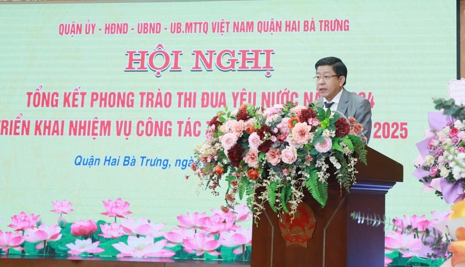 Der stellvertretende Vorsitzende des Volkskomitees von Hanoi, Duong Duc Tuan, hielt eine Rede