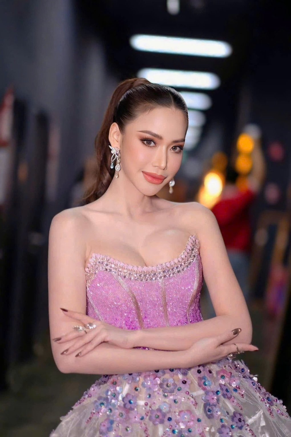 Thí sinh Miss Grand Thailand 2025 diện 22 trang phục của nhà thiết kế Việt - 2