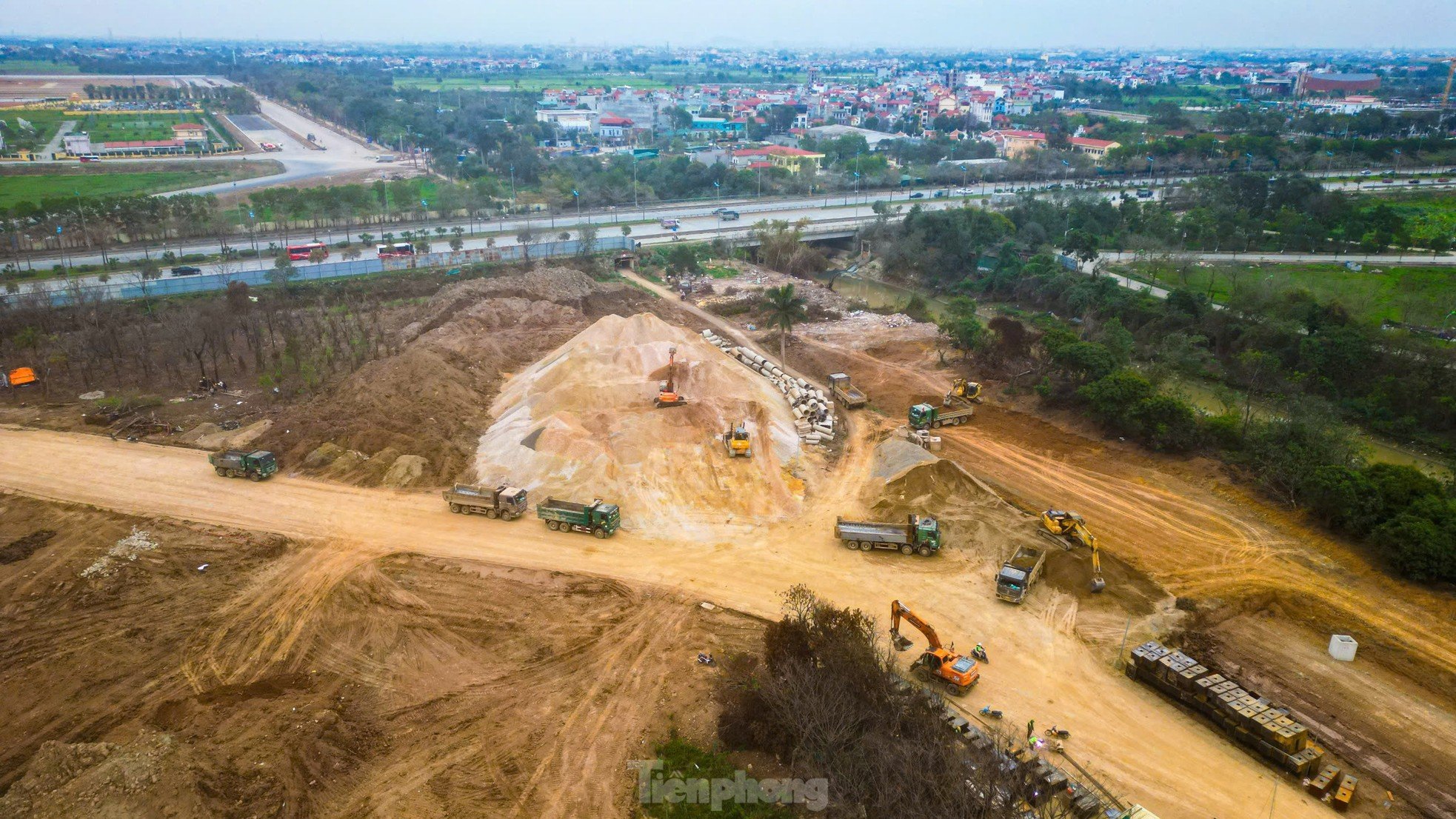 Trung tâm hội chợ Triển lãm Quốc gia hơn 7.000 tỷ đồng dần lộ hình hài ảnh 8