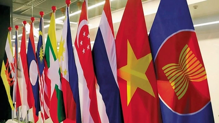 Nouvel élan pour la coopération de l'ASEAN et les relations entre le Vietnam, l'Indonésie et Singapour