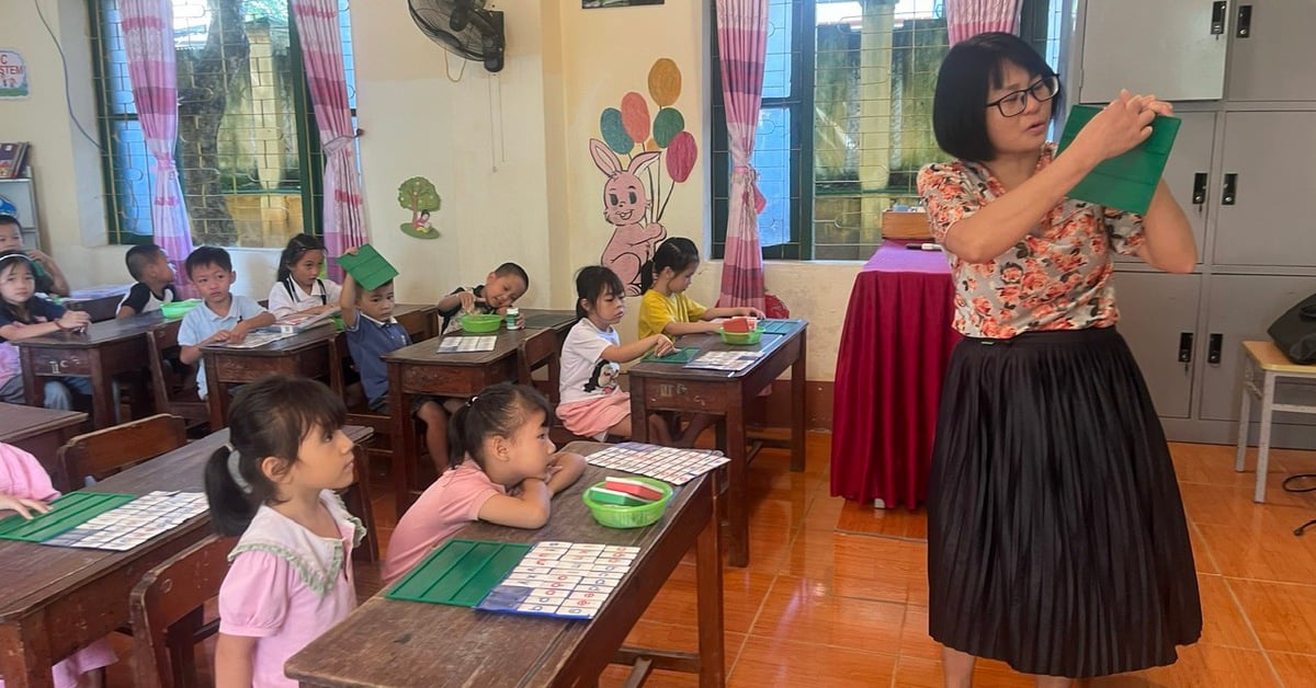 La duración del trabajo de los docentes de educación general por cada año escolar es de 42 semanas.