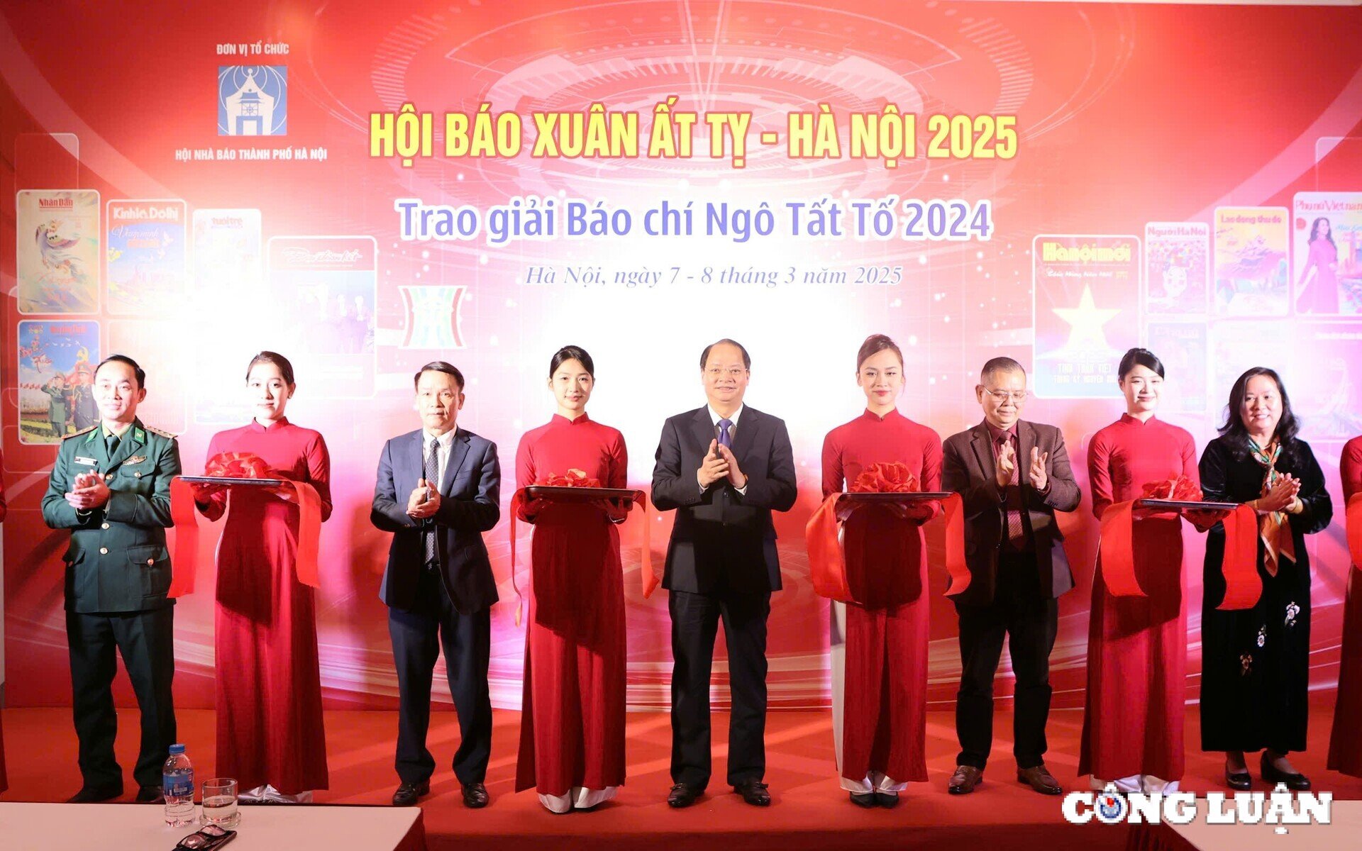 khai mac hoi bao xuan at ty  ha noi 2025 va trao giai bao chi ngo tat to nam 2024 hinh 3