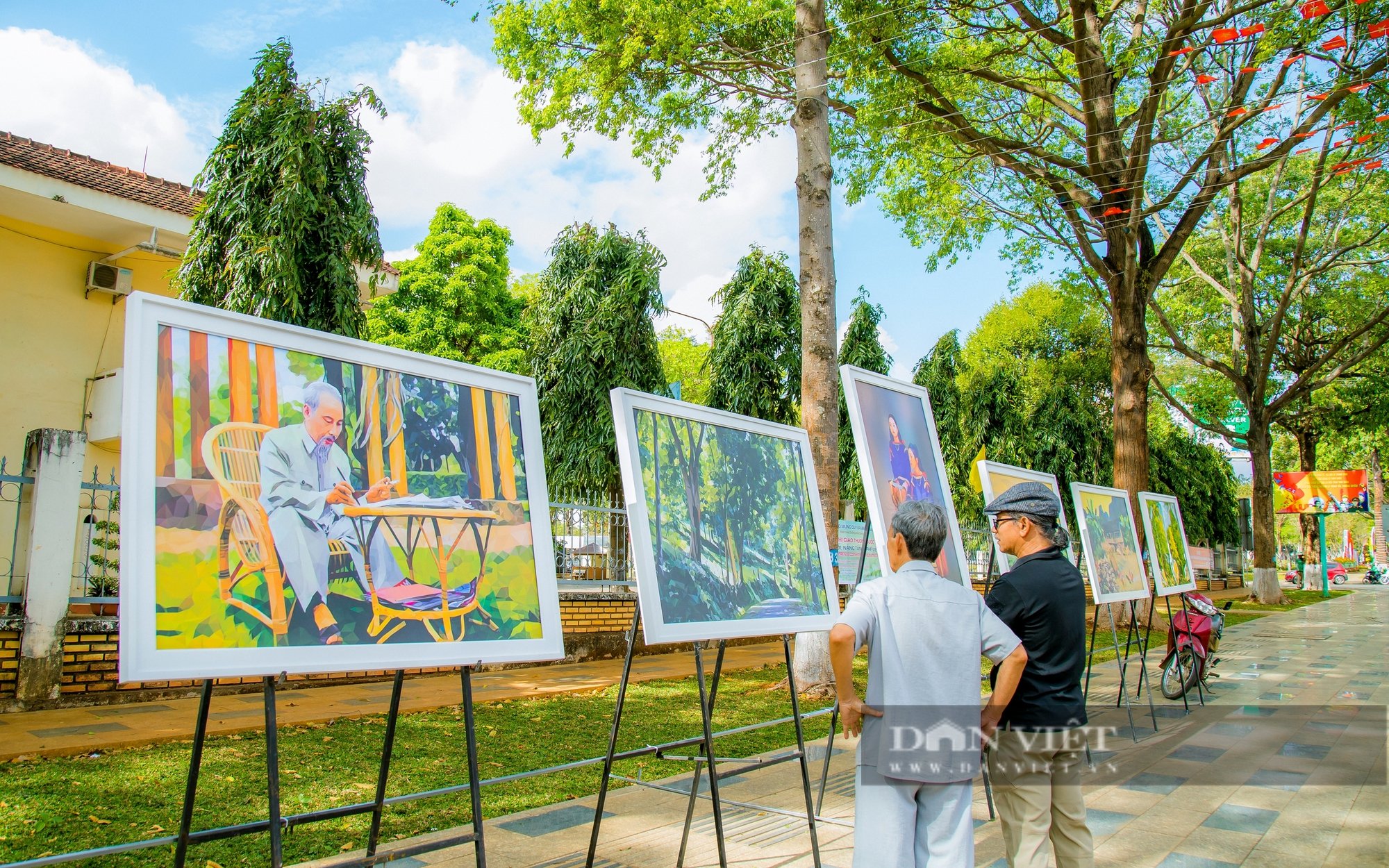 Buôn Ma Thuột rực rỡ cờ hoa, náo nức chờ đón Lễ hội Cà phê - Ảnh 10.