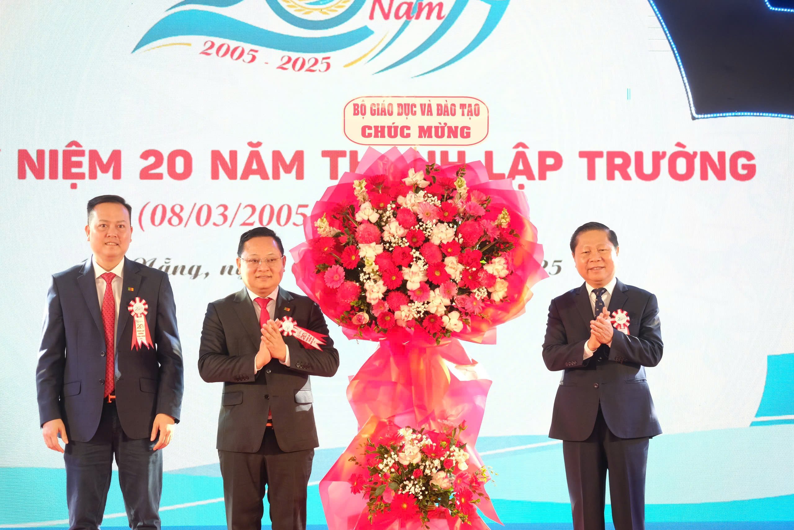 Trường Cao đẳng Công nghệ Y - Dược Việt Nam kỷ niệm 20 năm thành lập, phát triển- Ảnh 1.