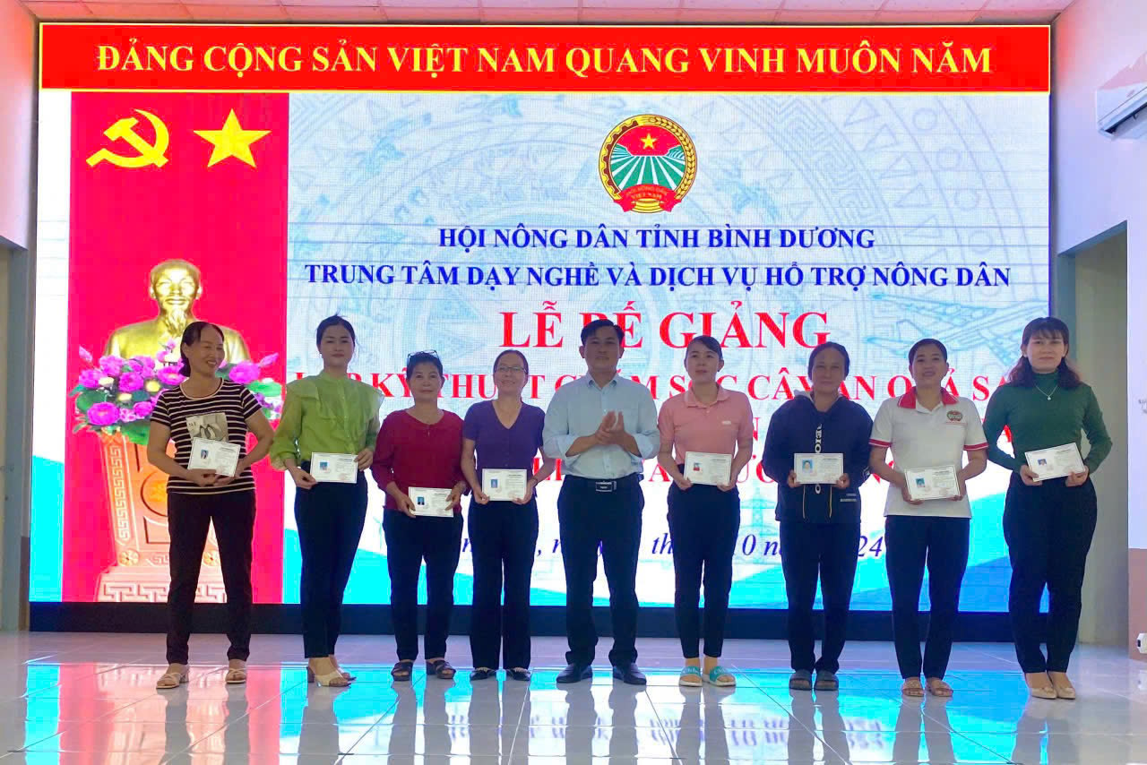 Trao cho nông dân một “cần câu” bền vững. - Ảnh 1.