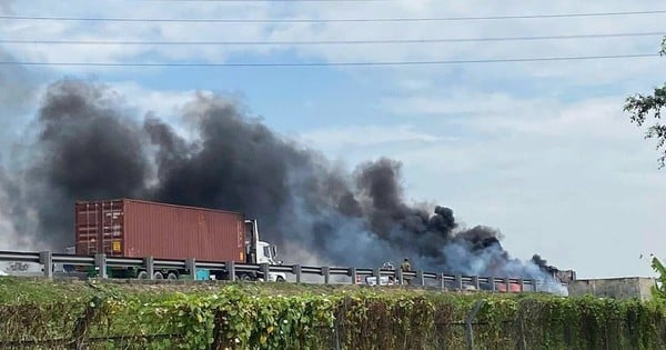 Extrait : Une ambulance en feu sur l'autoroute de Ho Chi Minh-Ville