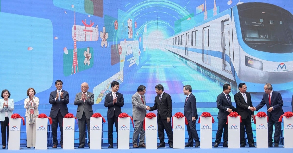 El metro Ben Thanh-Suoi Tien se inauguró tras más de dos meses de funcionamiento oficial