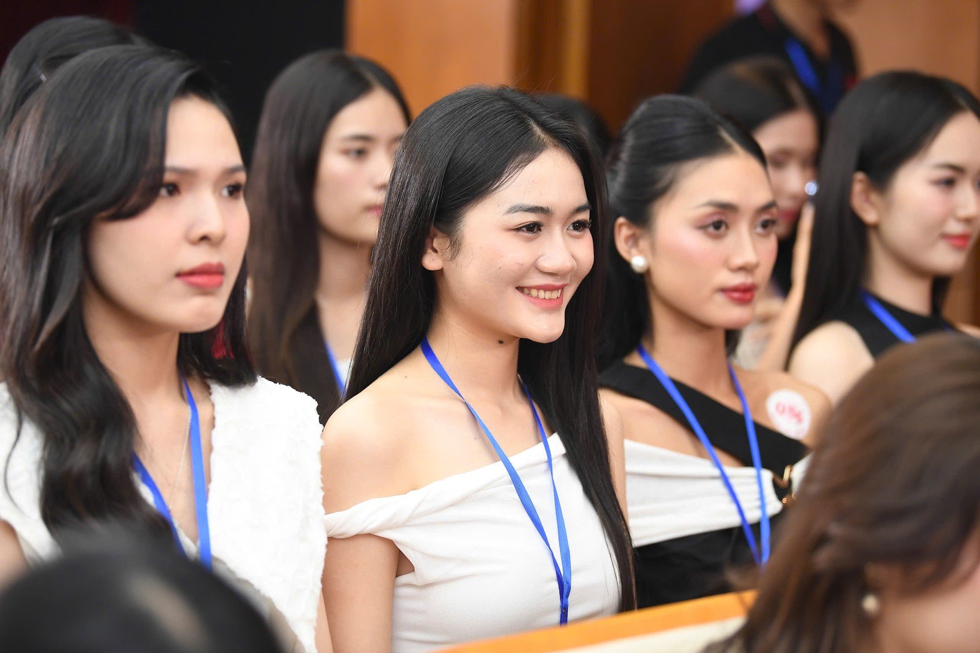 Nearly 100 girls are nervous before the results are announced at the Miss Vietnam Preliminary Round photo 12