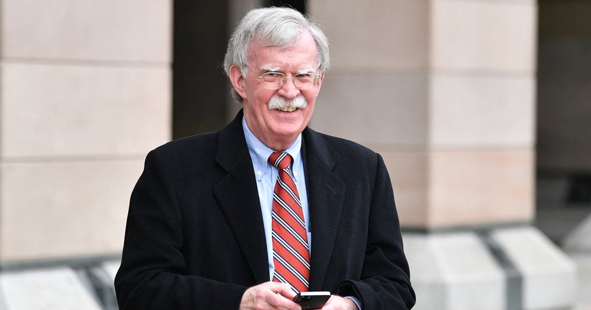 Ex asesor Bolton critica amenazas de Trump a Rusia