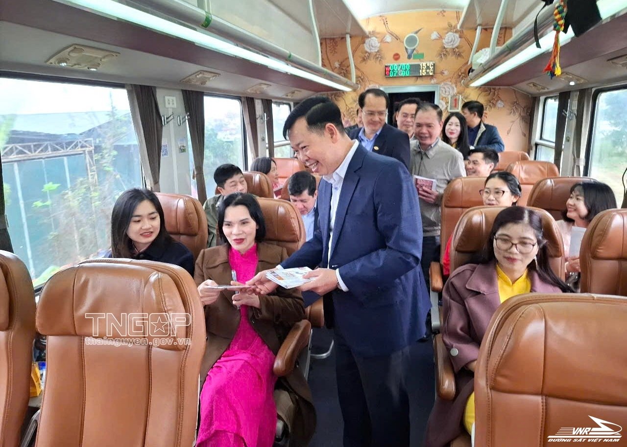 “Spring Journey - Back to the land of tea”: Connecting tourism on the Hanoi railway line