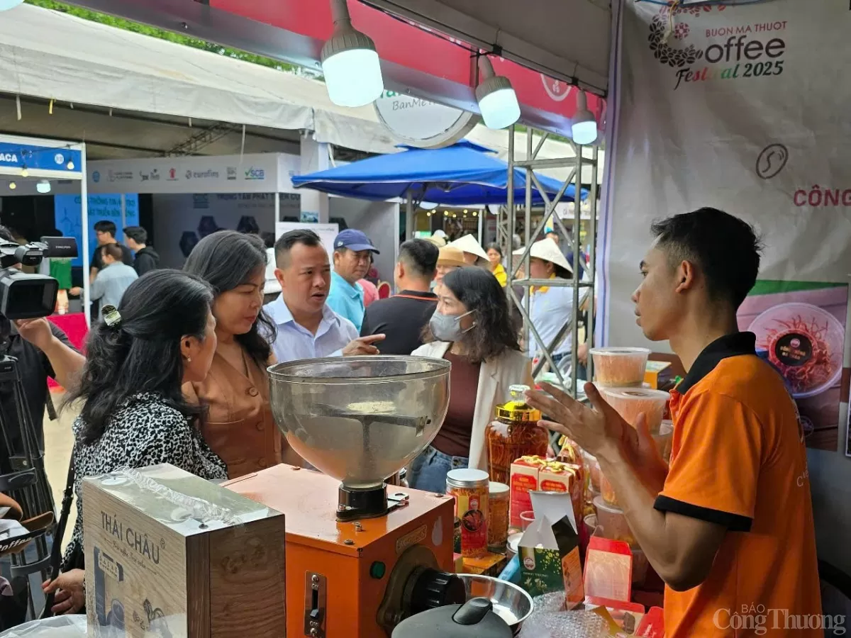 ពិធីបើកពិព័រណ៍ផលិតផលកាហ្វេ និង OCOP