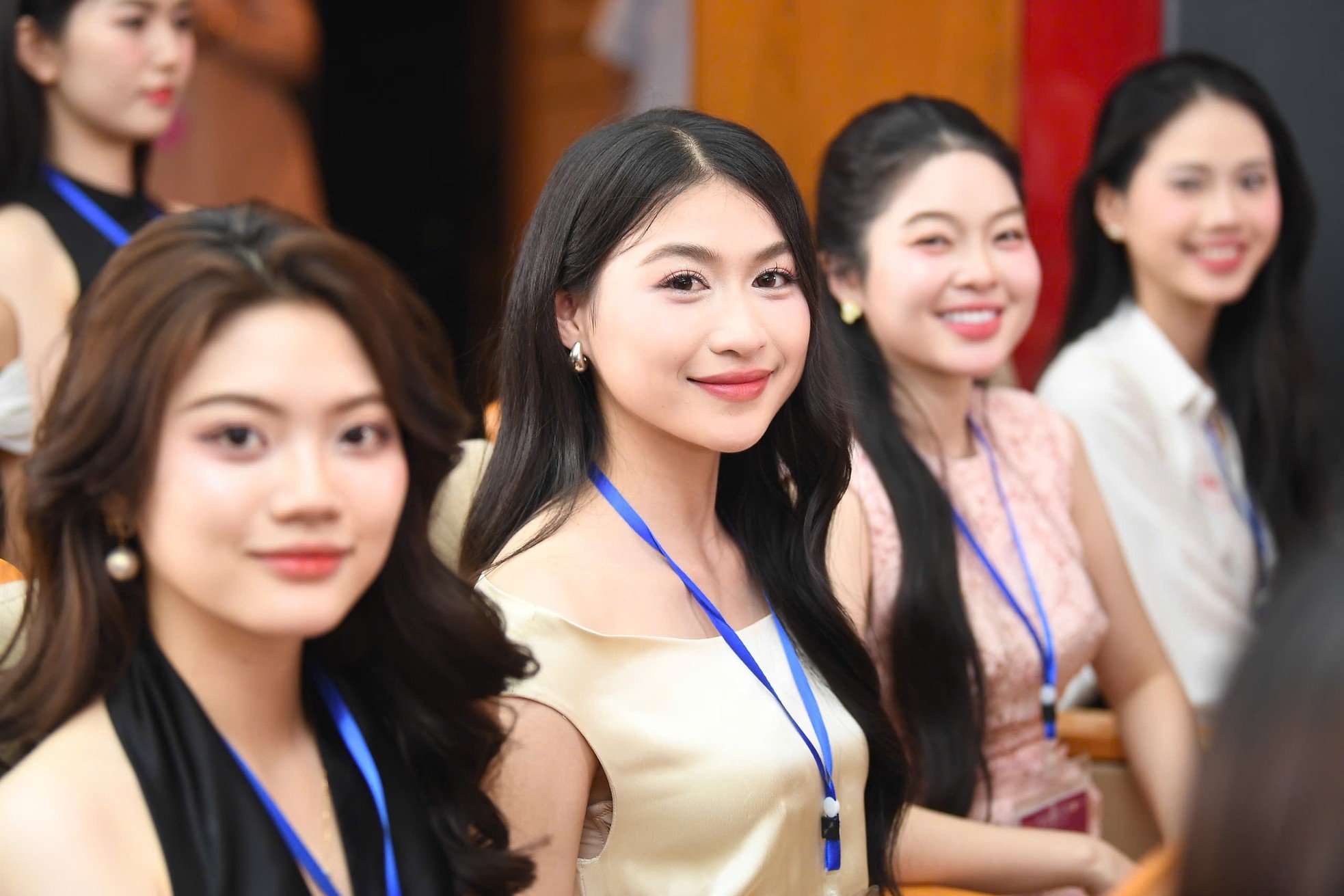 Nearly 100 girls are nervous before the results are announced at the Miss Vietnam Preliminary Round photo 9