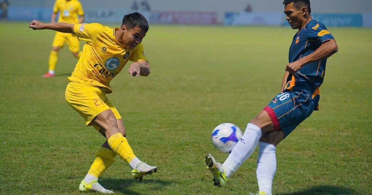 La jeune star Ly Duc a marqué un beau but, HAGL a fait match nul de manière spectaculaire avec Thanh Hoa : l'entraîneur Kim est satisfait !