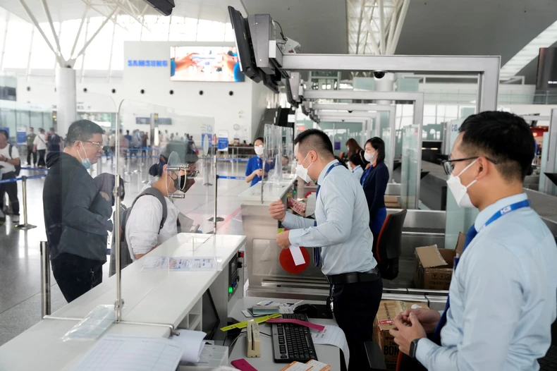Aerolínea china abre ruta de vuelo internacional a Hanoi foto 3