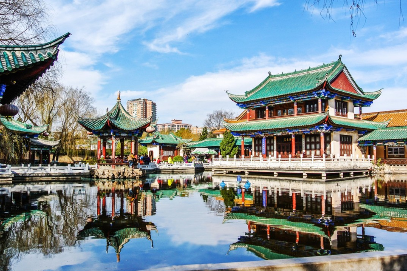 China-tourist-destinations-in-spring--3-.png