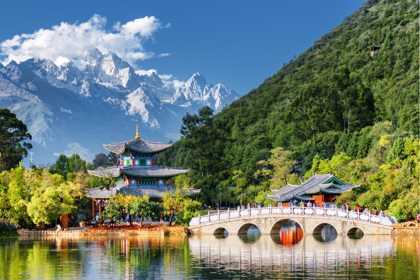 China-tourist-destinations-in-spring--2-.png