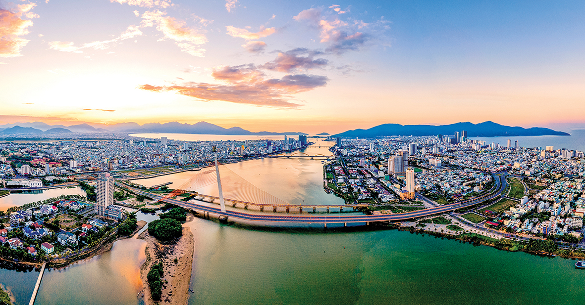 Das zweistellige Wirtschaftswachstum der Stadt Da Nang ist eine günstige Voraussetzung, um für das gesamte Jahr 2025 ein Wachstumsziel von über 10 % anzustreben. IM FOTO:
