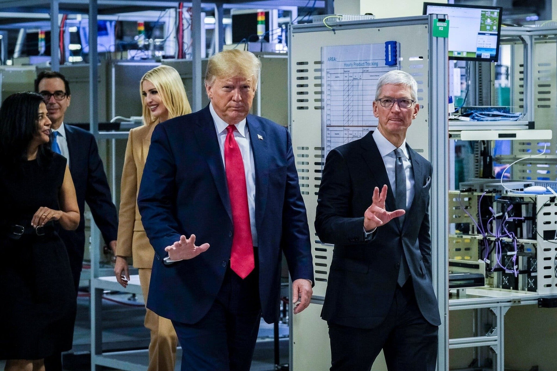 Bail du bureau de Donald Trump, Bail du bureau de Donald Trump, Augmentation du prix de l'iPhone, Prix de l'iPhone aux États-Unis, Royaume-Uni 1