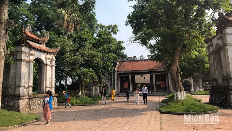 Da Hoa Temple relic (Hung Yen).